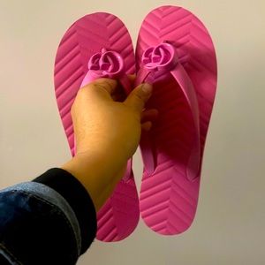 Brand new gucci slippers